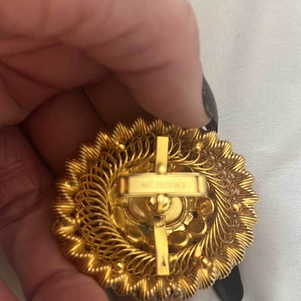 Vintage Large Pink Crystal & pink rhinestones in Goldtone swirled Cuff links - Picture 5 of 5